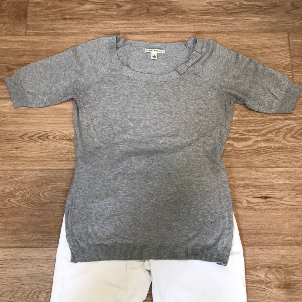 Banana Republic elegant short sleeve top with bow
